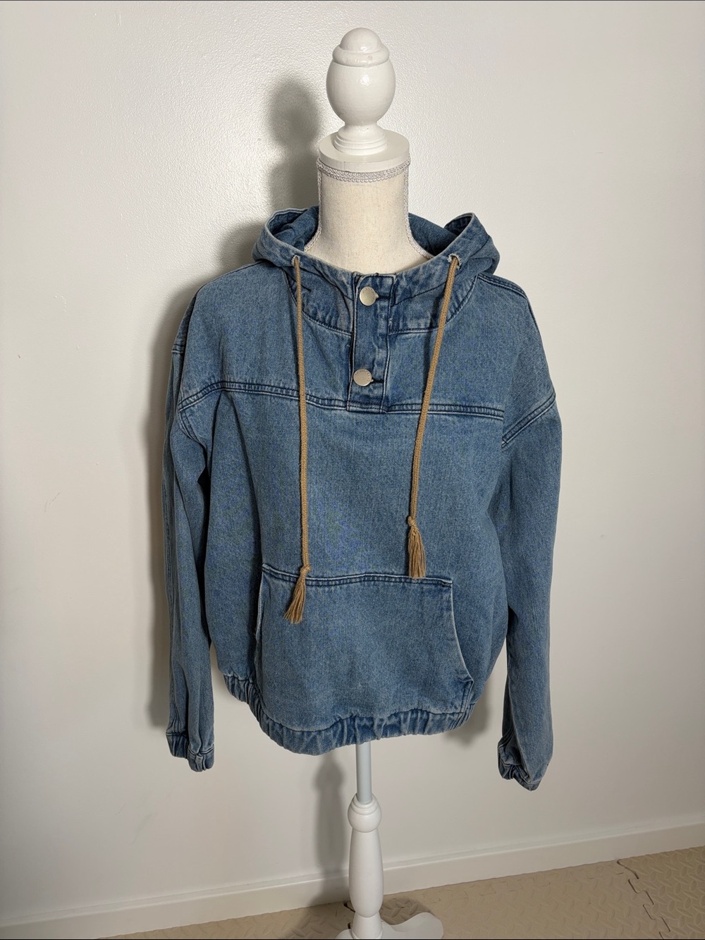 Glamorous Denim Pullover Hoodie with Drawstrings Size 10